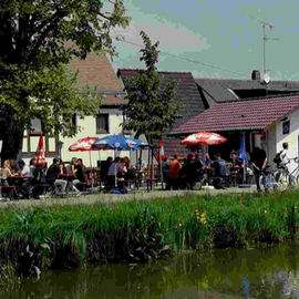 Zum Ludwigskanal in Schwarzenbach Gemeinde Burgthann