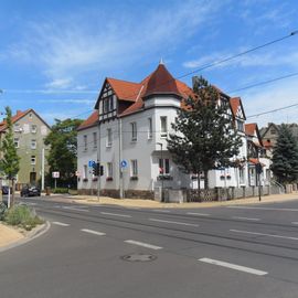 Tierarztpraxis Rollin Weiße Mauer 31 Ecke Christianenstraße mit neu gestalteter Straße Mai 2015