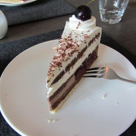 Schwarzw&auml;lder Kiraschtorte