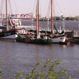 Museumshafen Oevelgönne e.V. historische Berufsfahrzeuge in Hamburg