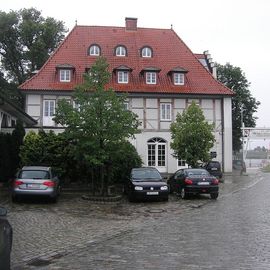 Das F&auml;hrhaus, Hotel und Restaurant mit Flutschutztor