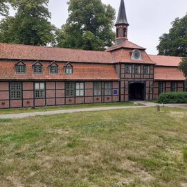 Torhaus in Blickrichtung Herrenhaus 