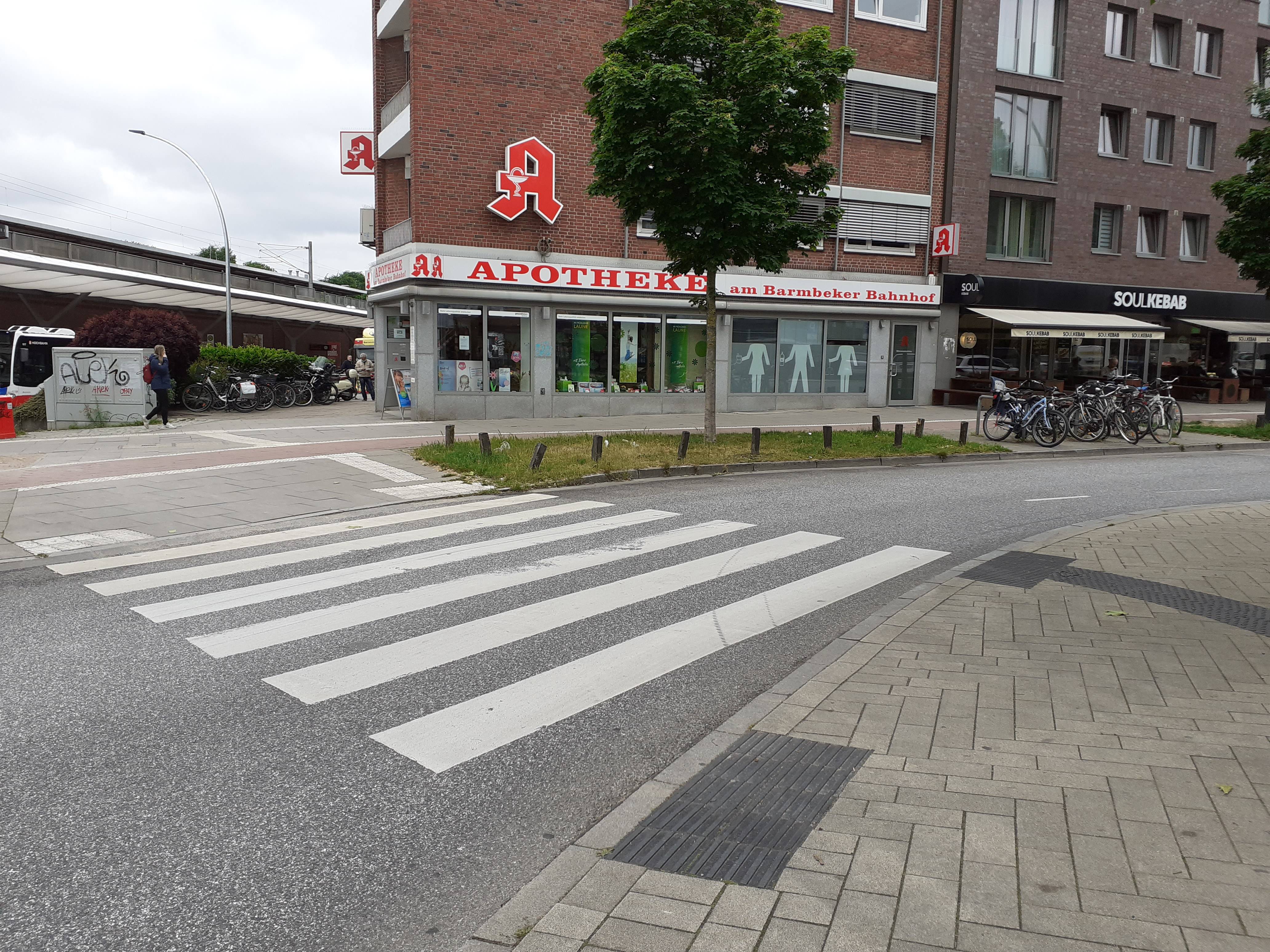 Bild 1 Apotheke am Barmbeker Bahnhof in Hamburg