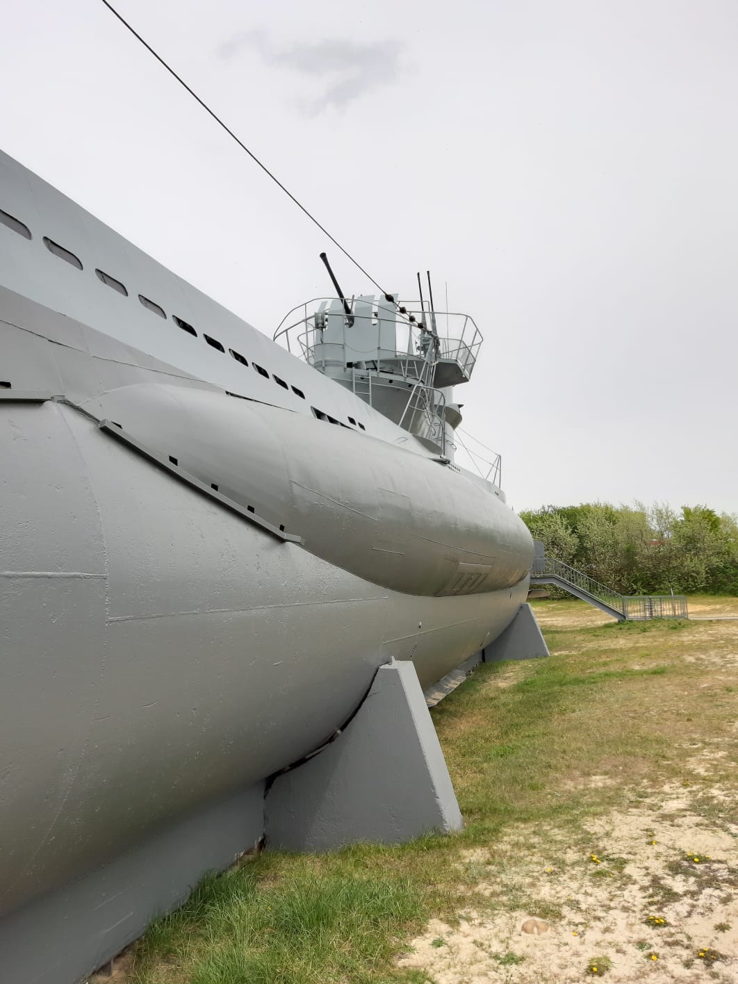Bild 20 Marine-Ehrenmal und U-Boot "U-995" in Laboe