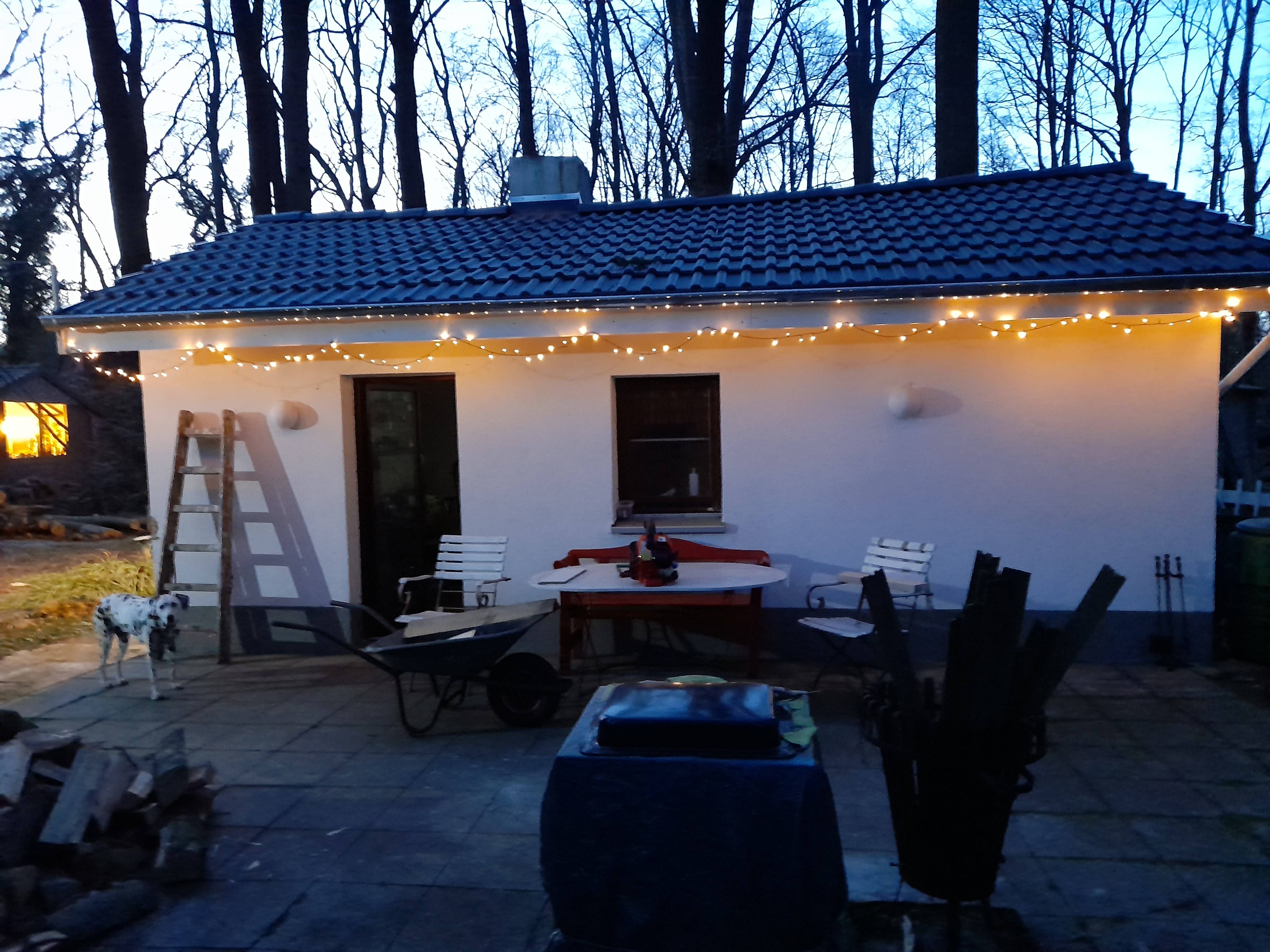 Das neue Dach mit HausbeleuchtungDiese Seite zahle ich