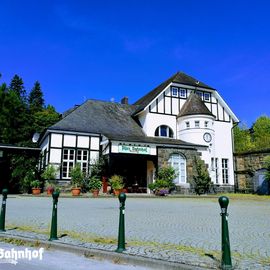 Außenansicht des alten Bahnhofs Neviges