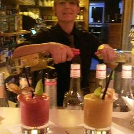 Barchefin mit Cocktails