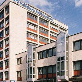 Volksbank Raiffeisenbank Rosenheim-Chiemsee eG, Rosenheim, Bahnhofstraße in Rosenheim in Oberbayern