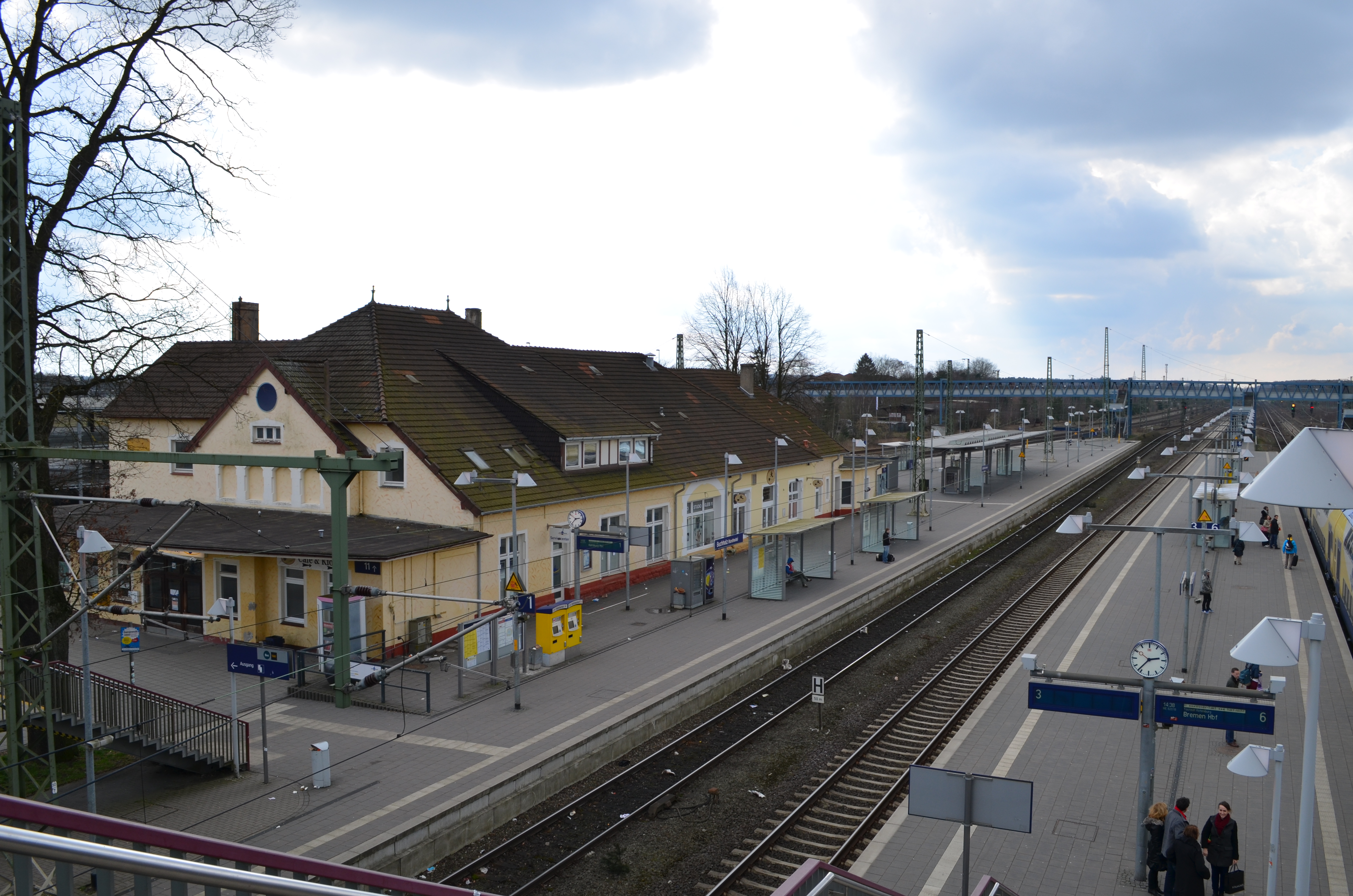 Bahnhof Buchholz - Blick von der Brücke