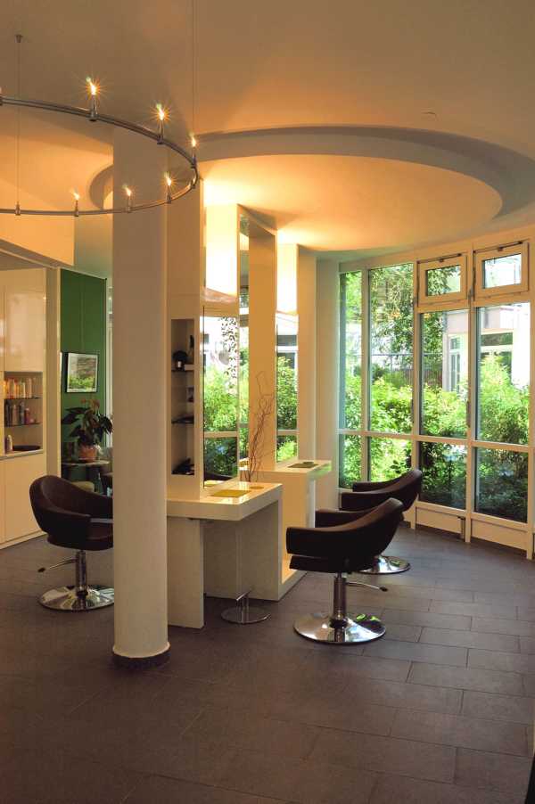 Im Salon BUDZ Friseure