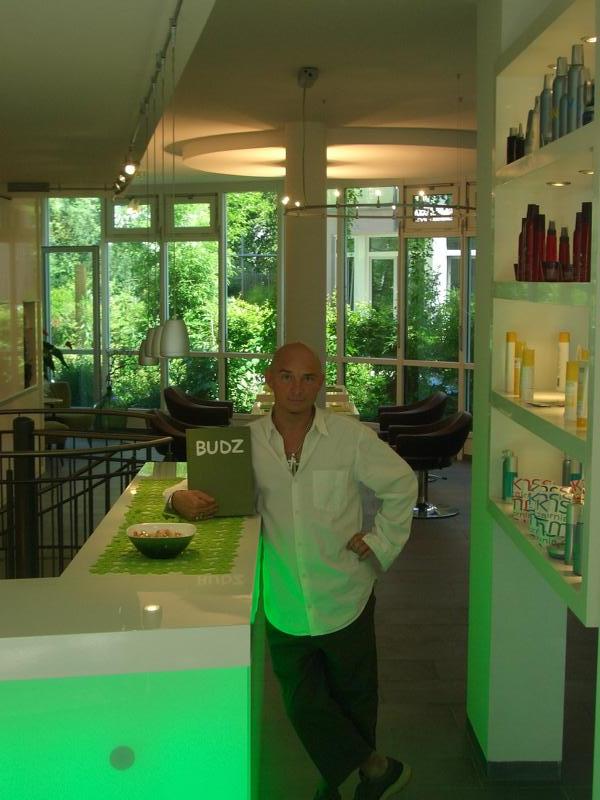 Robert Budzinski Im Salon BUDZ Friseure