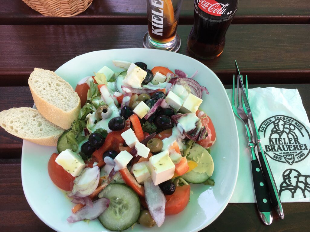 Mittagstisch Salat mit Feta