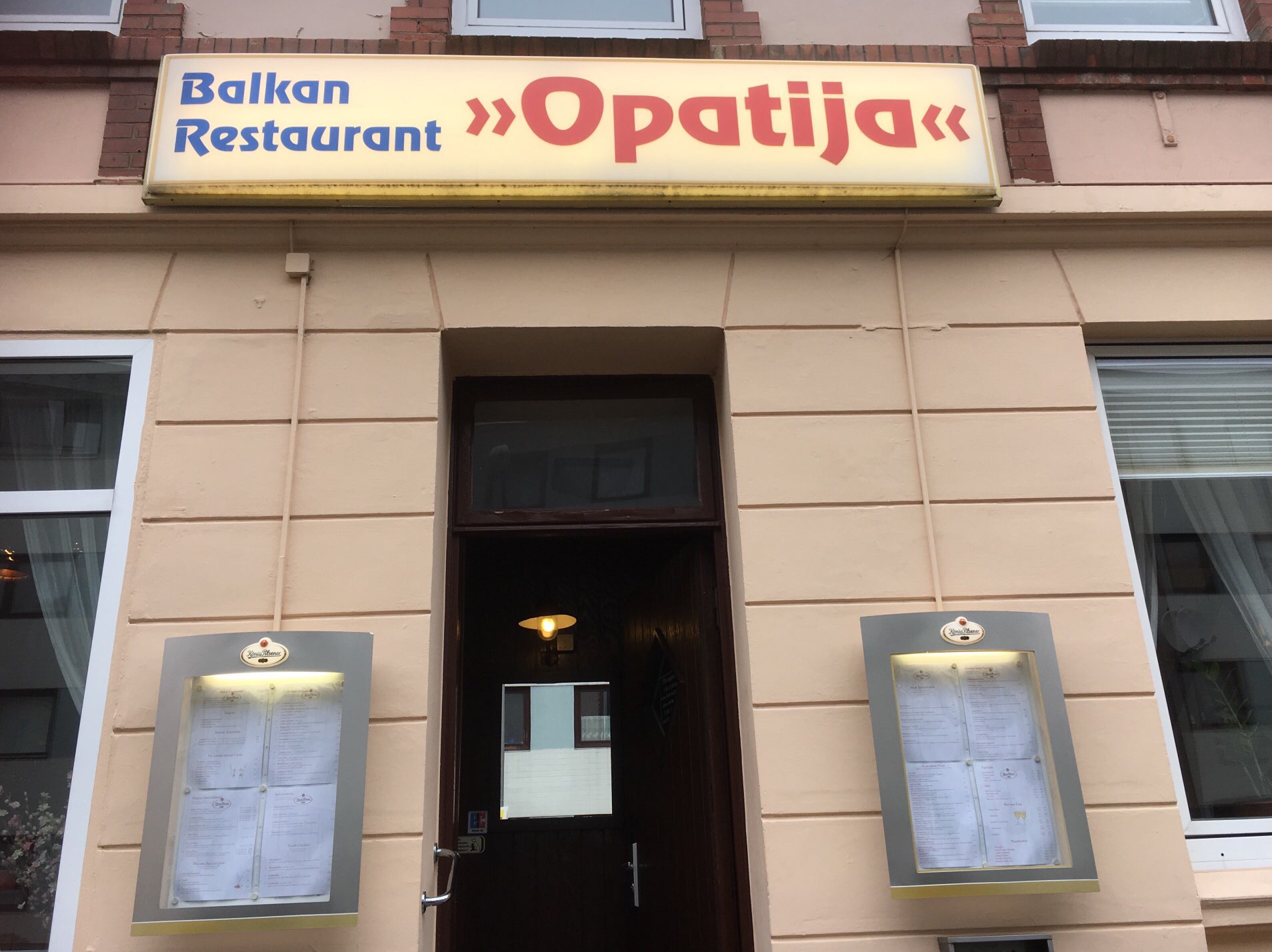 Eingang Restaurant Opatija Neumünster