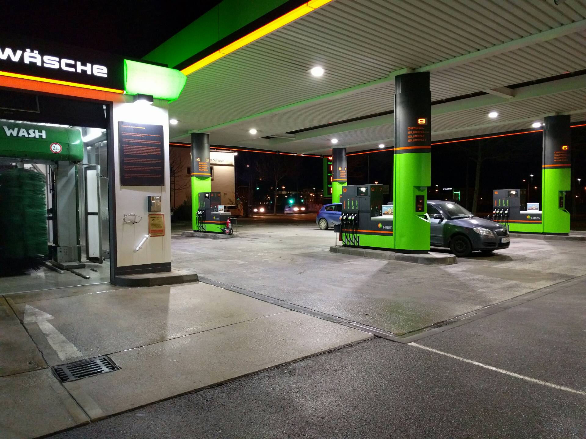 Bild 1 HEM Tankstelle in Regensburg