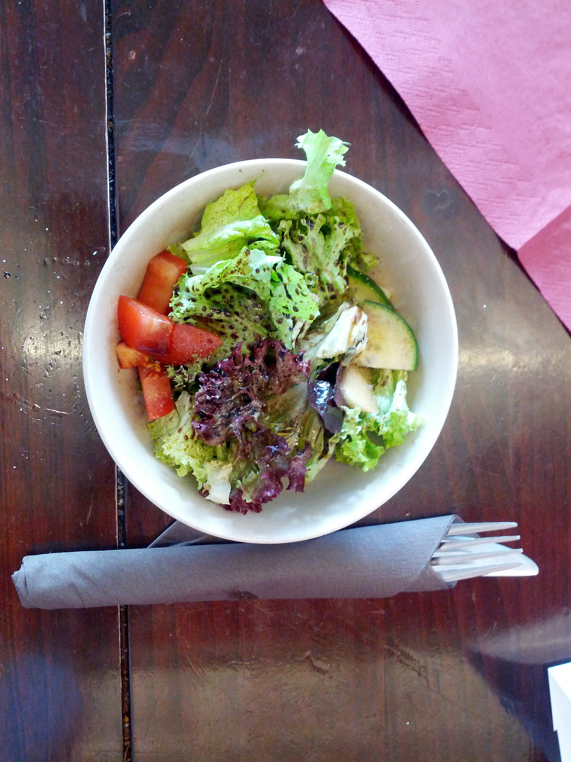 Zu jedem Essen bekommt man einen Salat dazu!