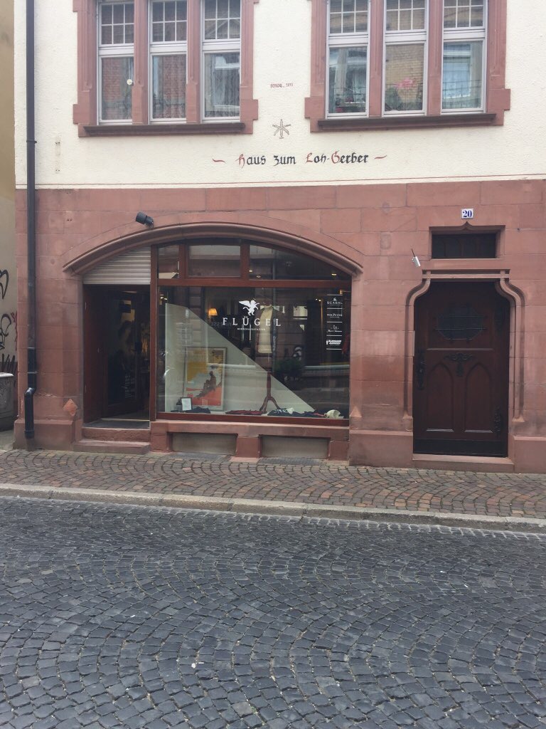 Bild 2 Maßkonfektion Flügel in Freiburg im Breisgau