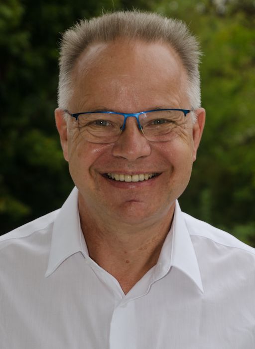 Holzporz Martin Dr.med. Dipl.-Sportlehrer Allgemeinarzt Sportmedizin Akupunktur Naturheilverfahren