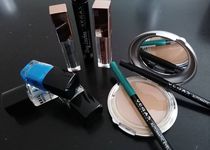 Bild zu Vegas Cosmetics International