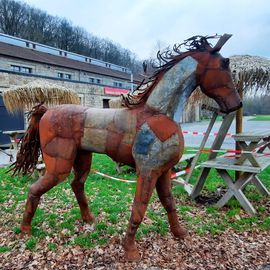 Kunst am See (Bootshaus Oveney).