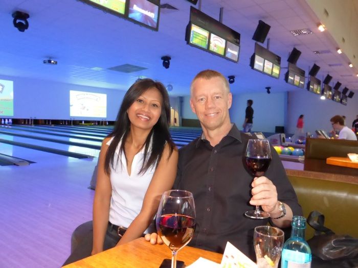 Meine Frau und ich beim bowlen