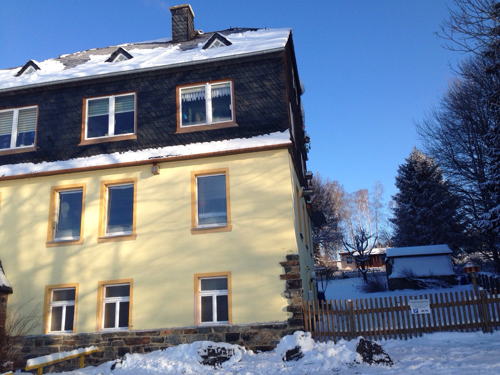 Der Blick im Winter auf die tolle Gaststätte. (Hat bei dem ersten Bild nicht ganz drauf gepasst)