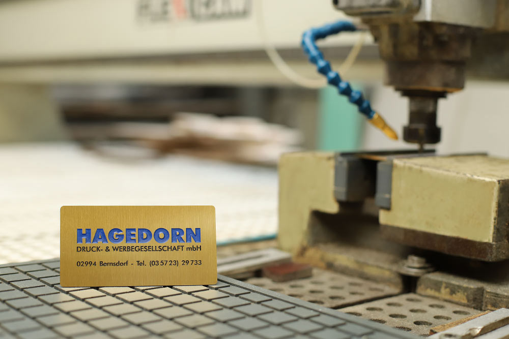 Gravieren und Zuschneiden mit unseren modernen CNC-Fräsen und Lasern - für alle Materialien.