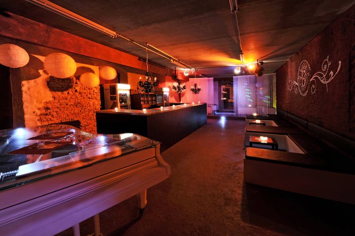 BASE Club Lounge