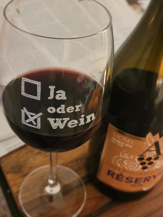 Regelmäßige Weinproben im JAoderWEIN