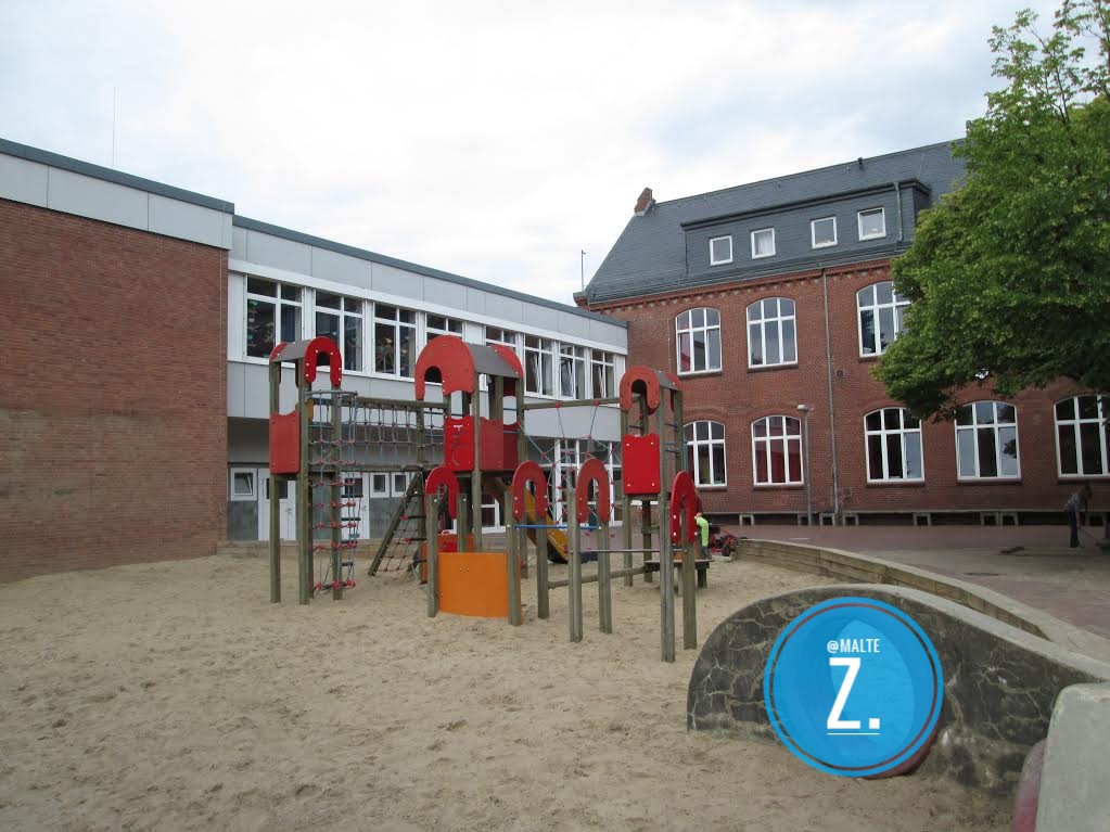 Bild 1 Grundschule Johannes-Schwennesen-Schule in Tornesch