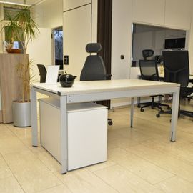 office-4-sale Büromöbel GmbH - Standort Rhein-Main bei Frankfurt. Ansicht 06 des 500 qm großen Showrooms mit 4500 qm angeschlossenem Abhollager.