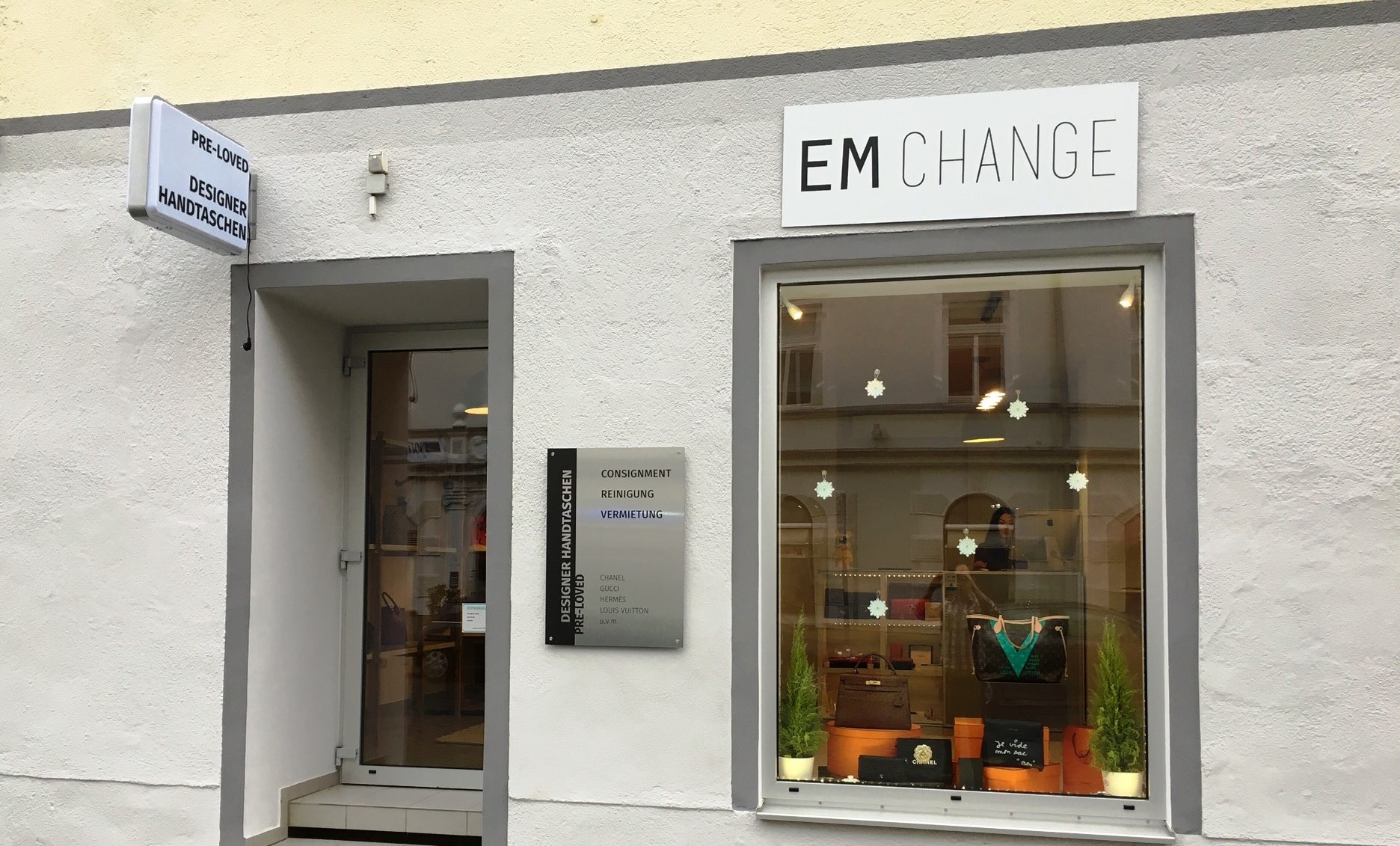 EM CHANGE Boutique