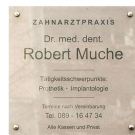 Zahnarzt Robert Muche - Implantologie - Prothetik München Neuhausen in München