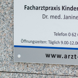 Frontalansicht Kinderarztpraxis Strathmann &amp; Haas