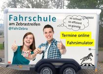 Bild zu Fahrschule am Zebrastreifen