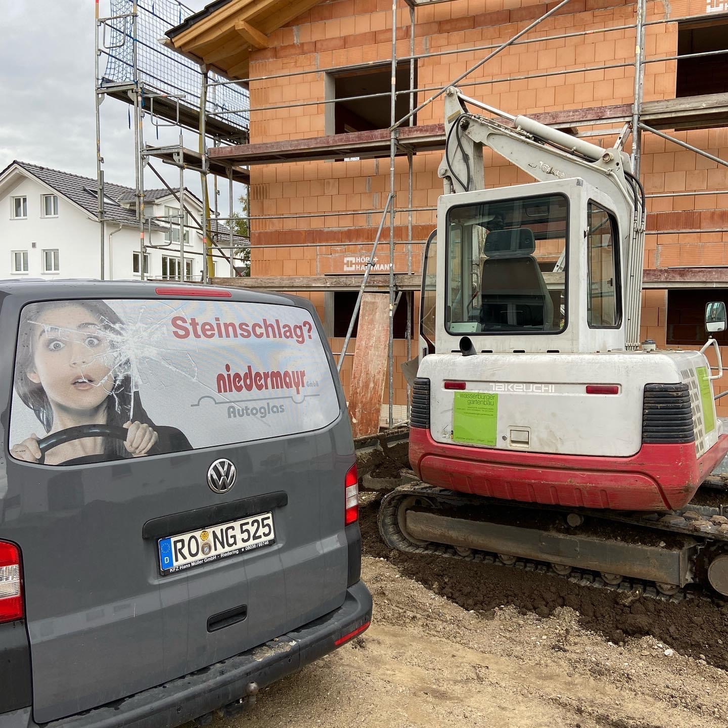 Baumaschienen Vor-Ort-Service direkt auf der Baustellen Autoglas Niedermayr GmbH Rosenheim