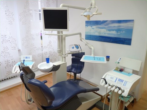 Zahnarztpraxis Hürriyet Salur