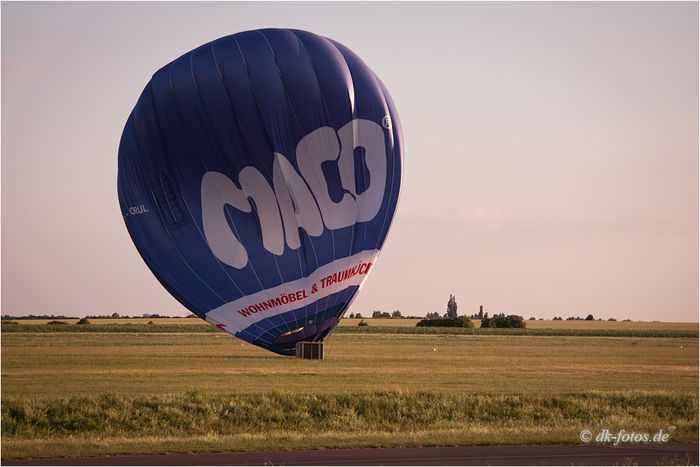 Landung auf dem Flugplatz