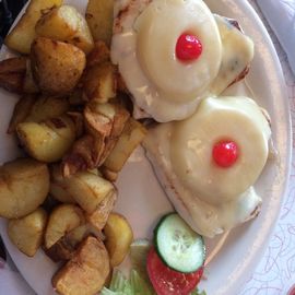 Hähnchenbrustfilets mit Ananas und Käse überbacken 