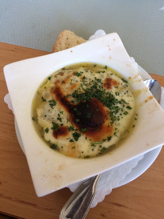 Französische Zwiebelsuppe, 4,00€