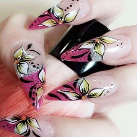 Nagelstudio Thi Nails in Mönchengladbach