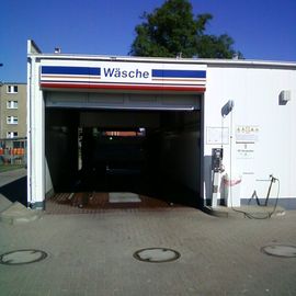 Waschhalleneinfahrt,