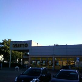 Netto Deutschland - schwarz-gelber Discounter mit dem Scottie in Stralsund