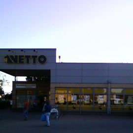 Netto Deutschland - schwarz-gelber Discounter mit dem Scottie in Stralsund