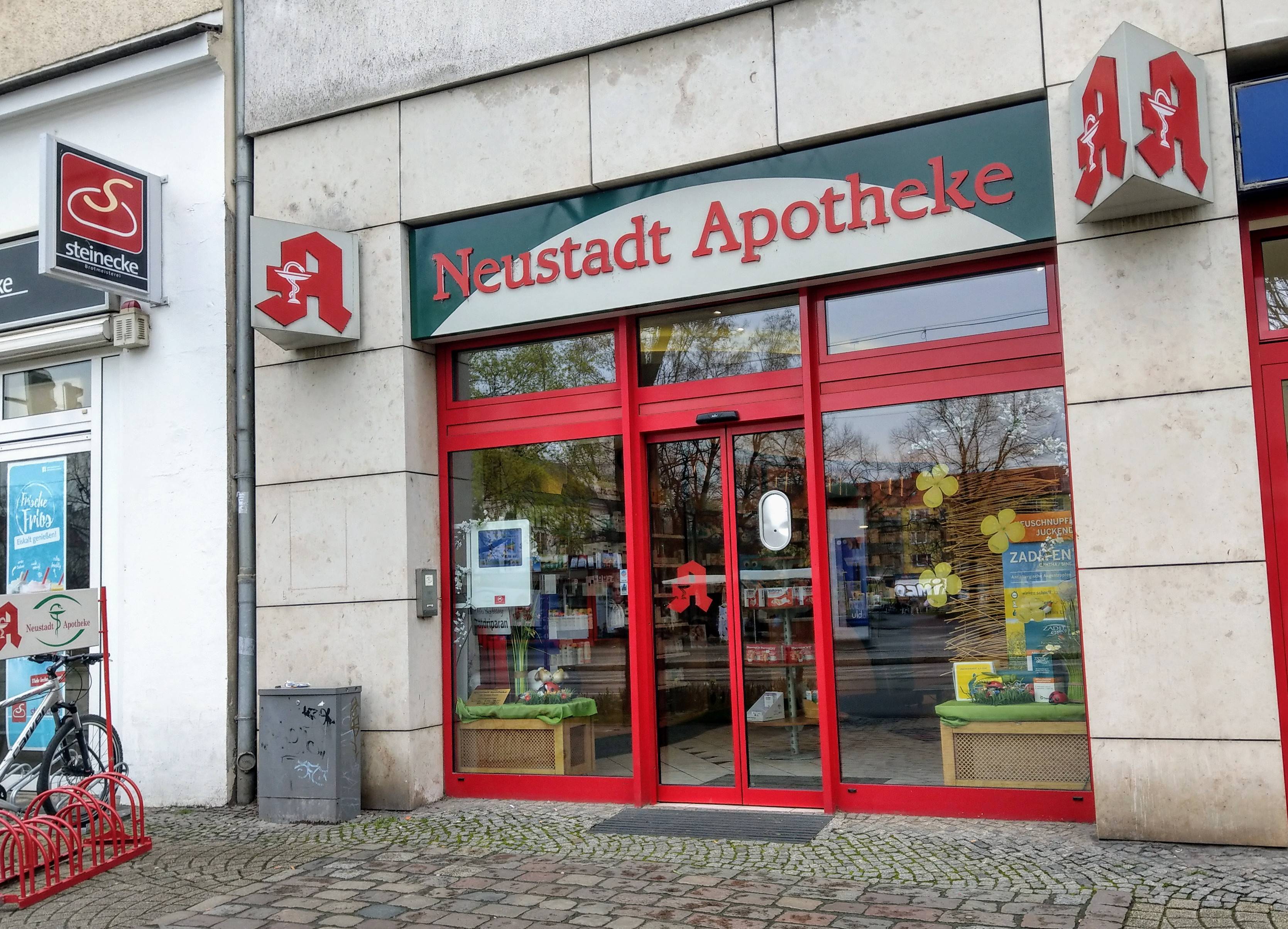 Bild 1 Neustadt-Apotheke in Magdeburg