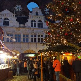 Lübecker Weihnachtsmarkt am Rathaus in Lübeck