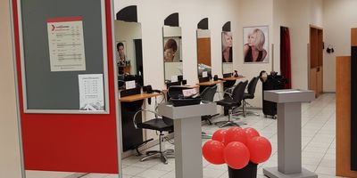 Hair Express - Essanelle Hair Group AG Friseursalon in Beverungen