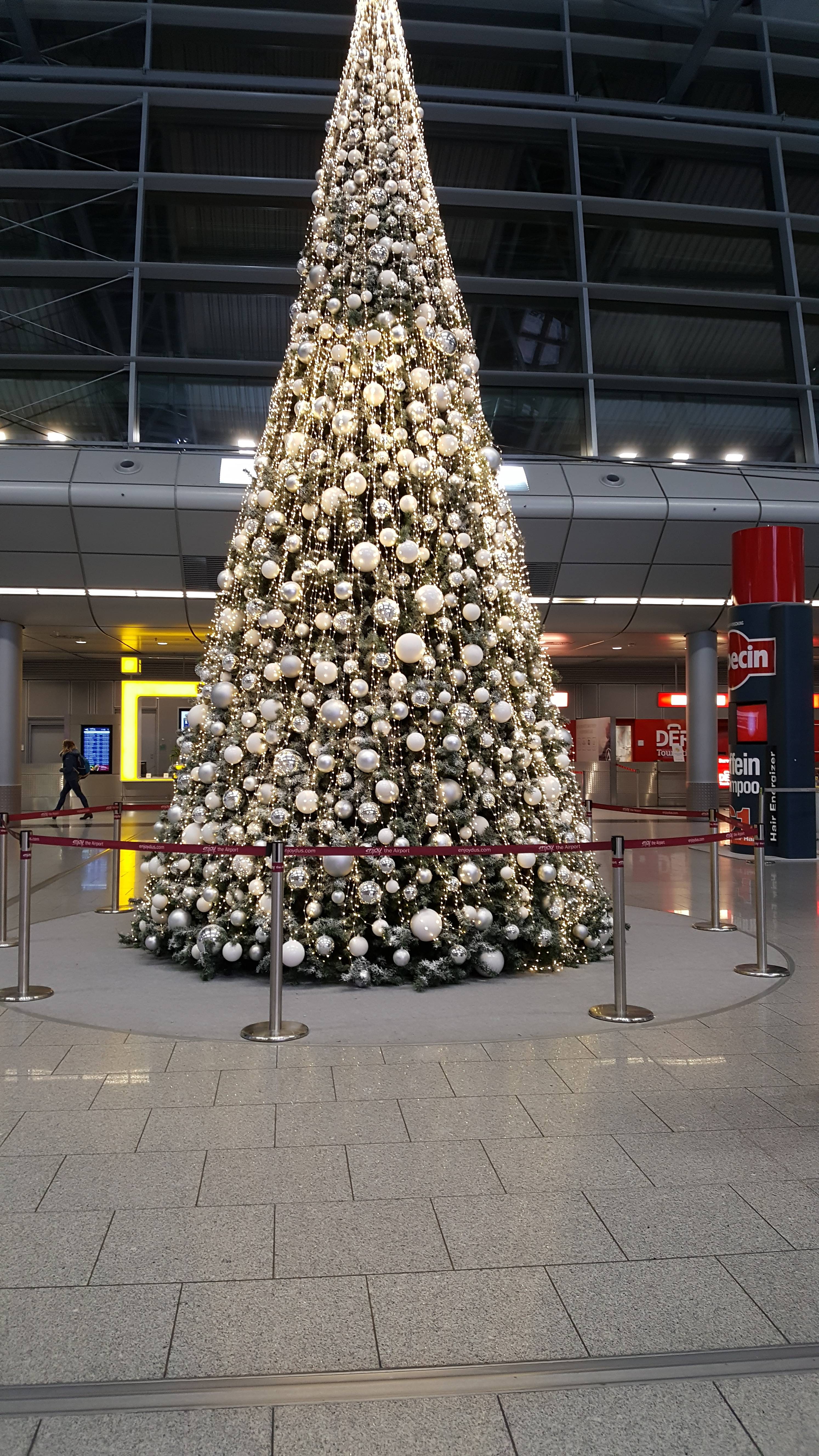 Vorweihnachtliche Stimmung , Düsseldorf Airport