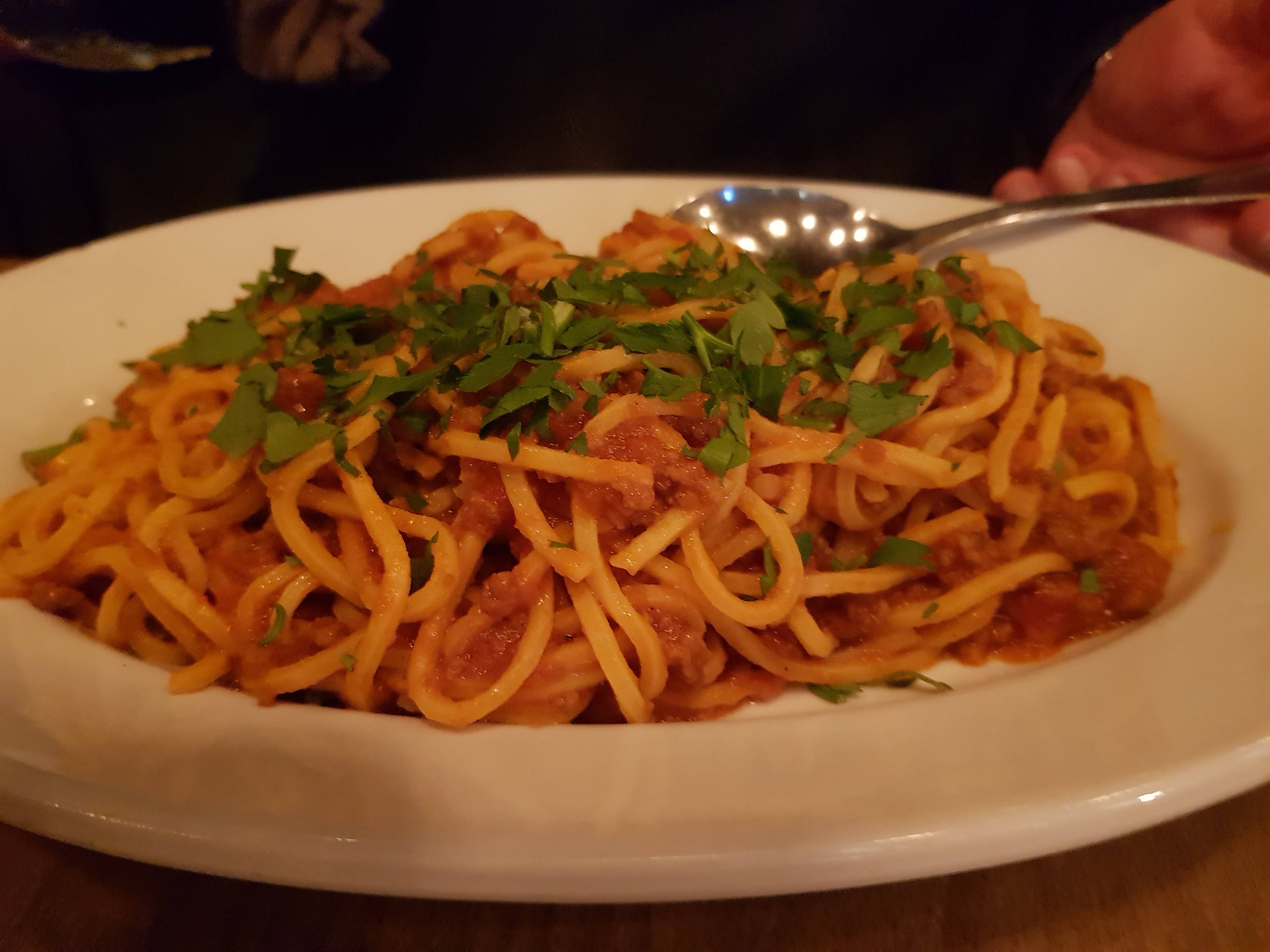 Spaghetti, Rotwein, ala Carbonara