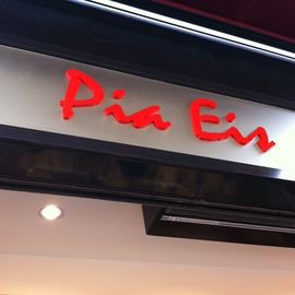 Pia Eis Logo