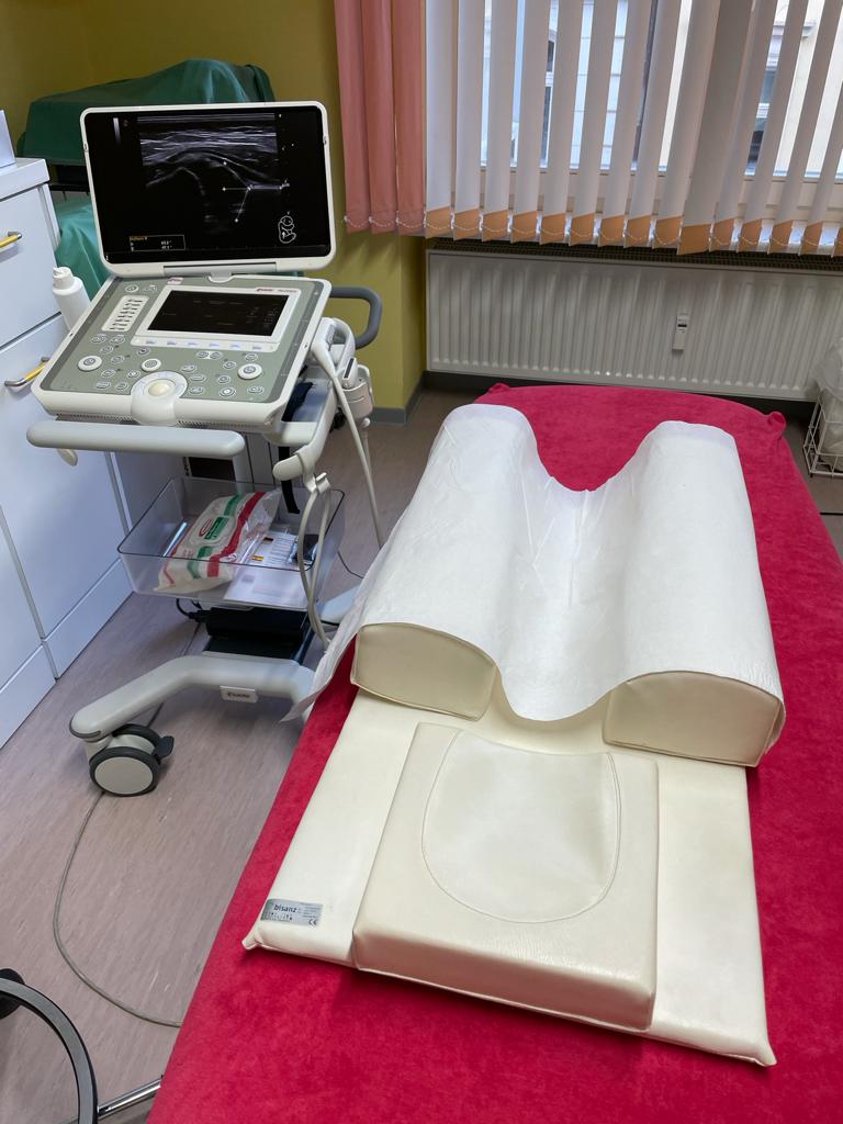 Arbeitsplatz Ultraschall Untersuchung Säuglingshüfte U3